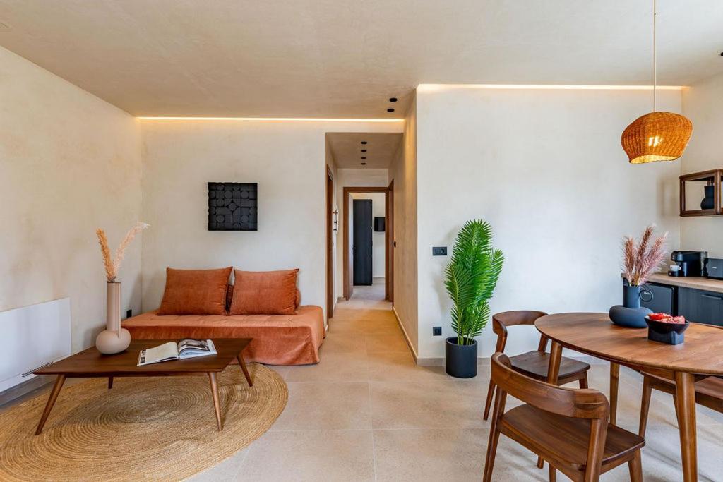 Peranosa The Residency Lejlighedshotel Agios Georgios  Eksteriør billede